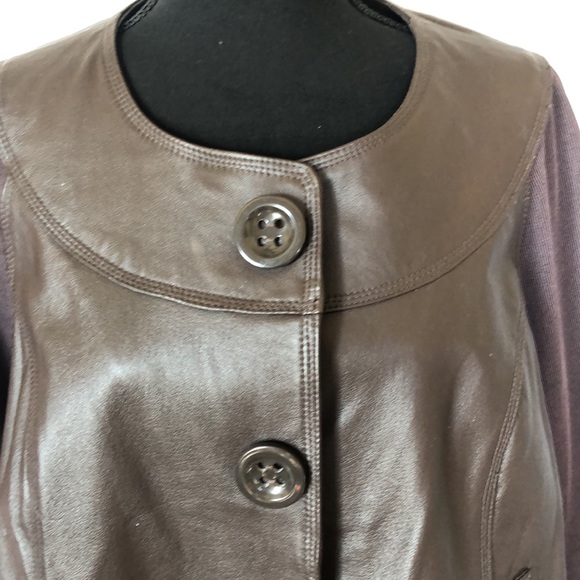 NYGARD COLLECTION dark brown leather flares 60’s style jacket. Size L (14 -16). - Picture 7 of 11